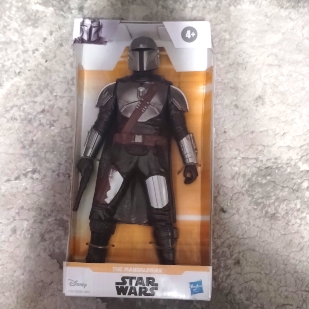 Disney Star Wars: THE MANDALORIAN 9" Action Figure (2021, Hasbro)